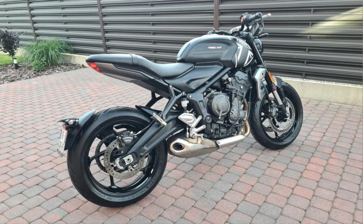 Triumph trident streetbike 2023 660cc - Image 2