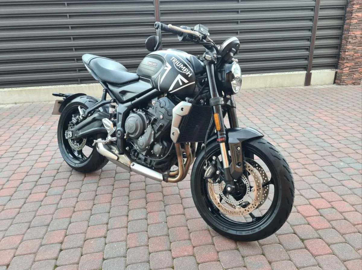 Triumph trident streetbike 2023 660cc - Image 4
