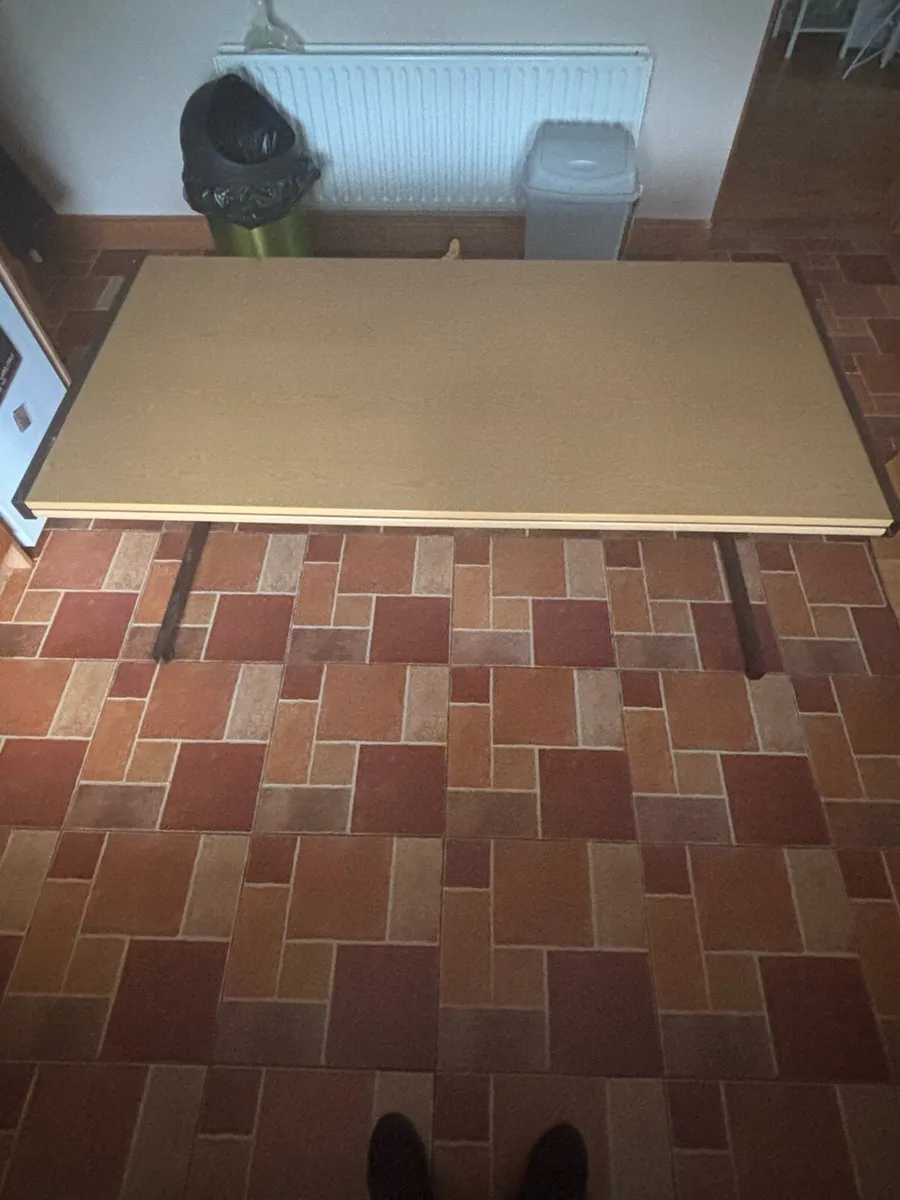 Office desk - Image 1