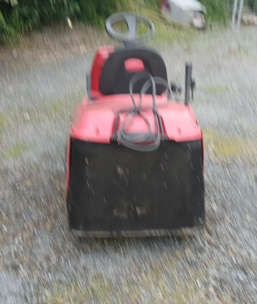 Ride on lawnmower - Image 4