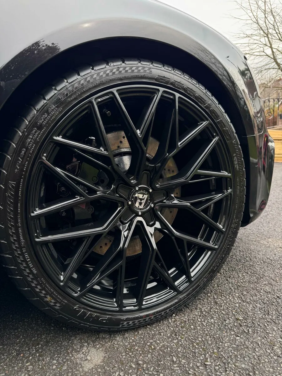 Car - Image 1