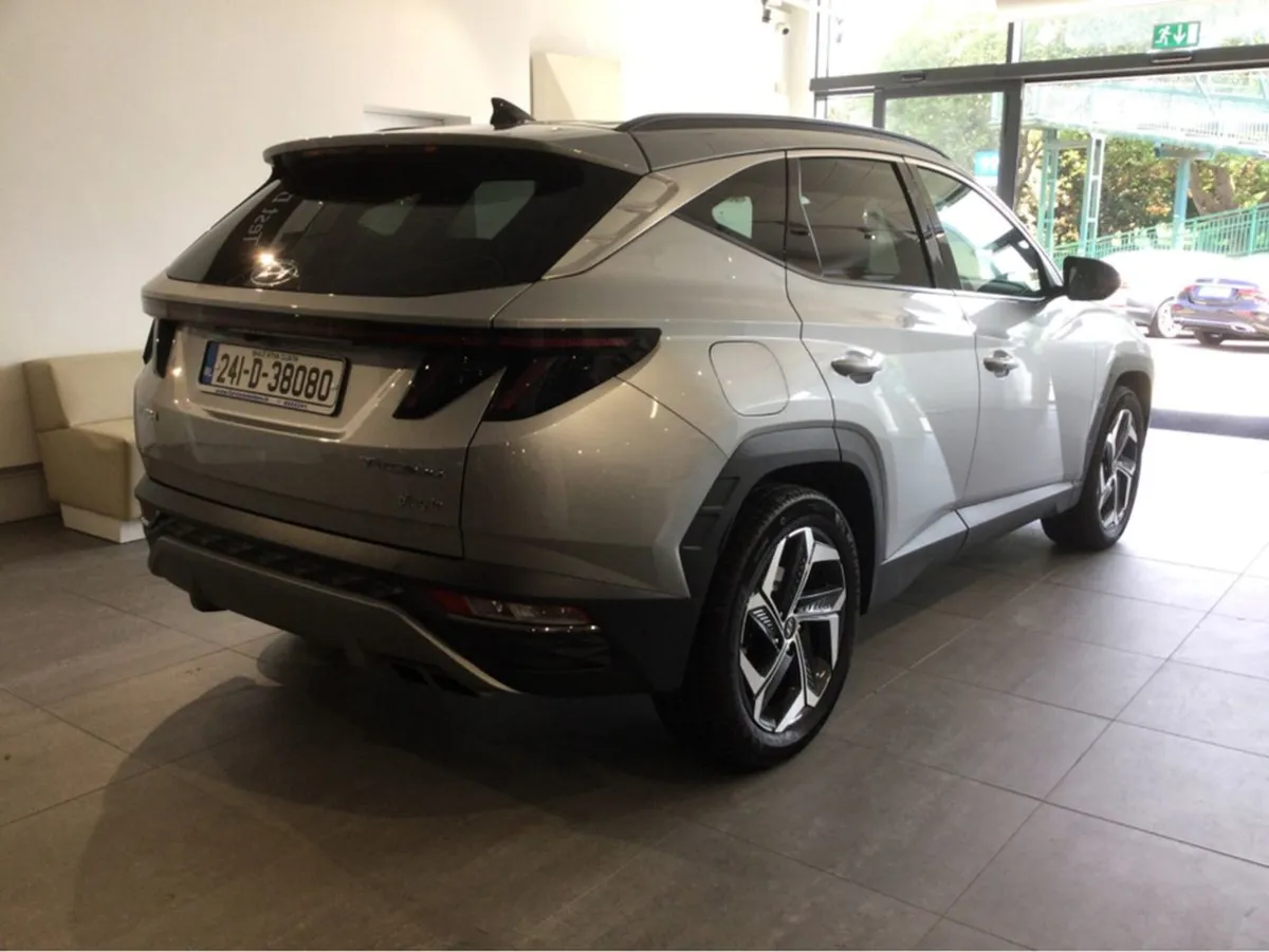 Hyundai Tucson Executive Plus 4WD Plug IN Hybrid - Image 2