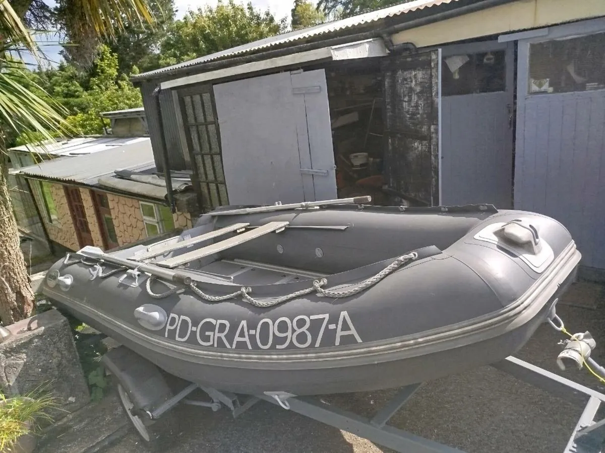 Inflatable boat - Image 3