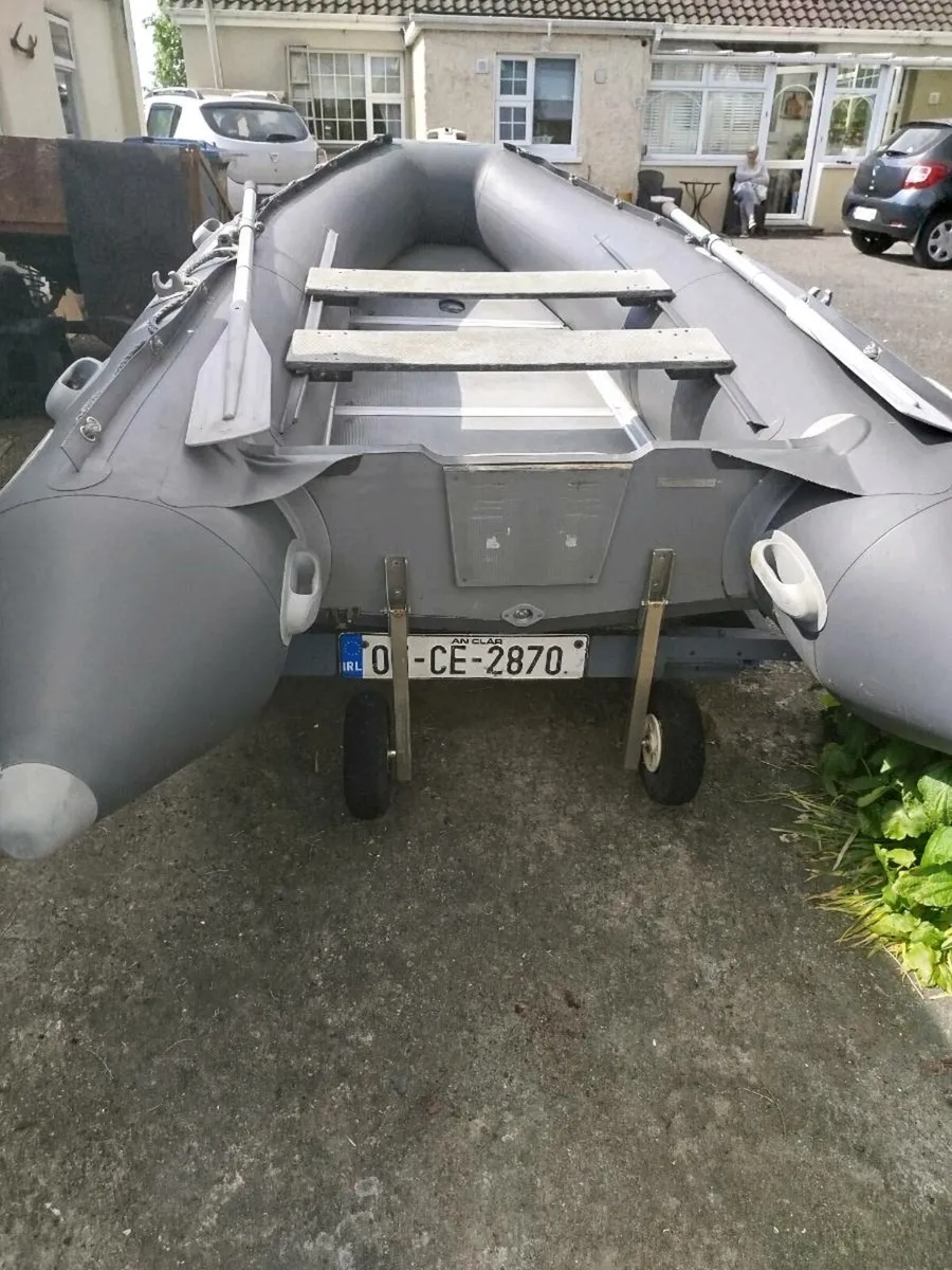 Inflatable boat - Image 4
