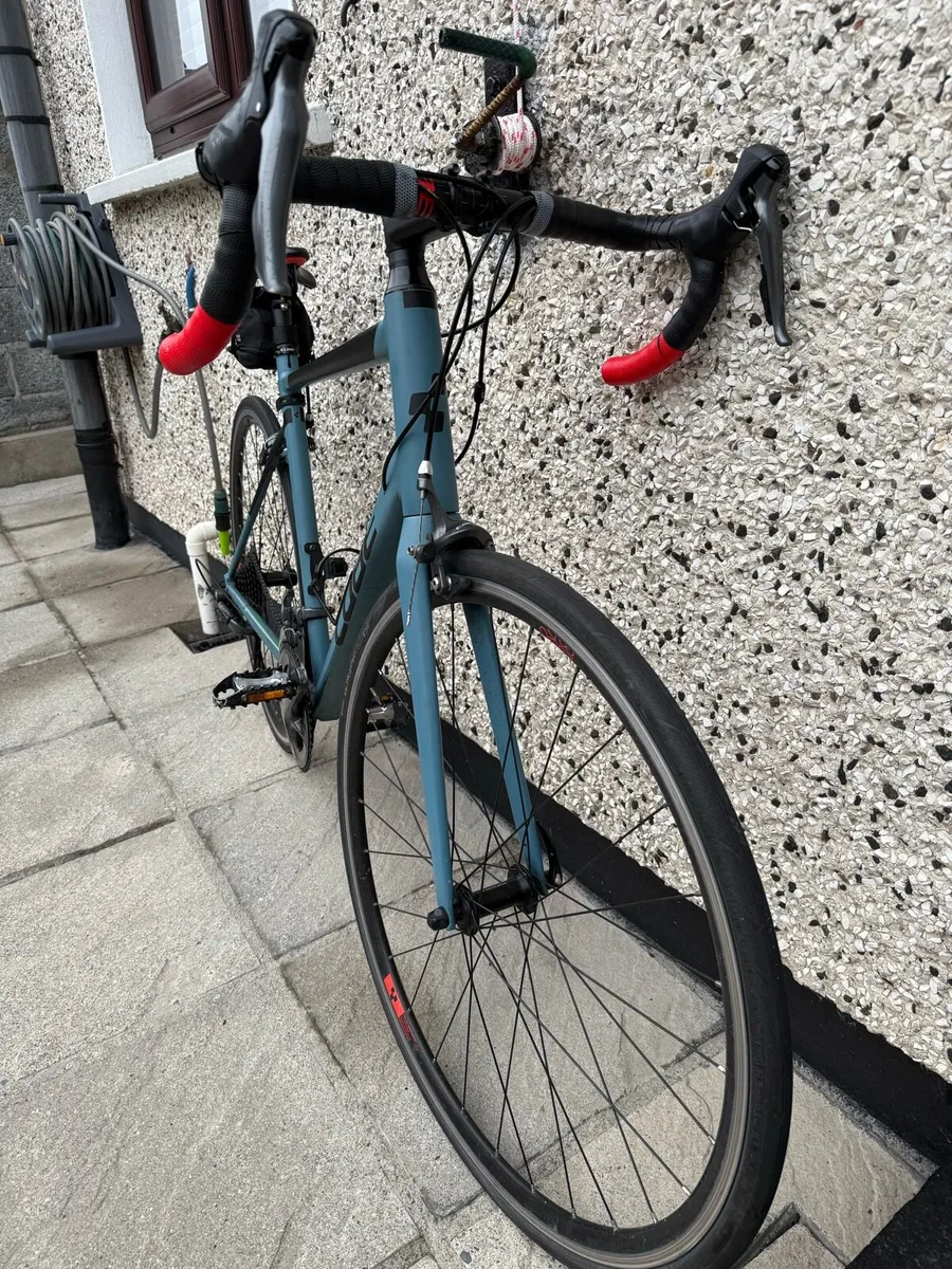 Cube ATTAIN Race road bike - Image 2