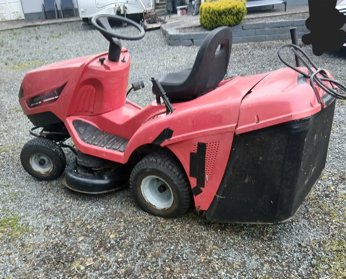 Ride on lawnmower - Image 1