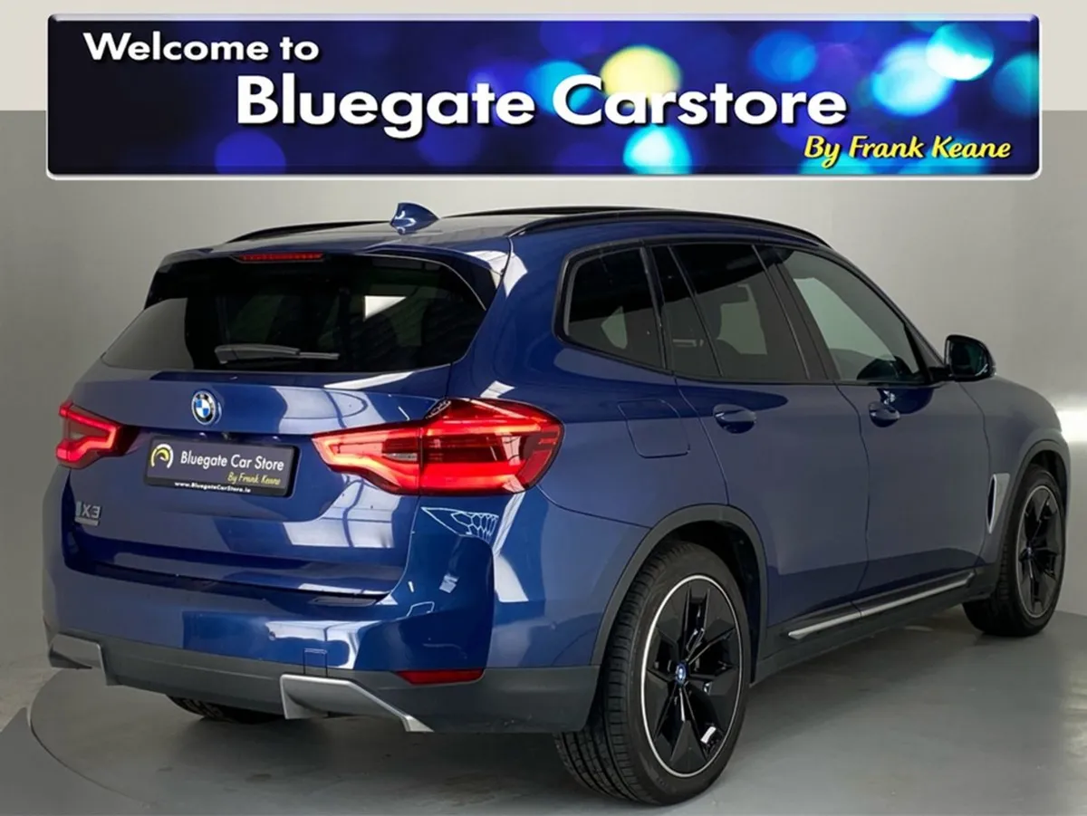 BMW iX3 Premier Edition panoramic Sunroof touch S - Image 4
