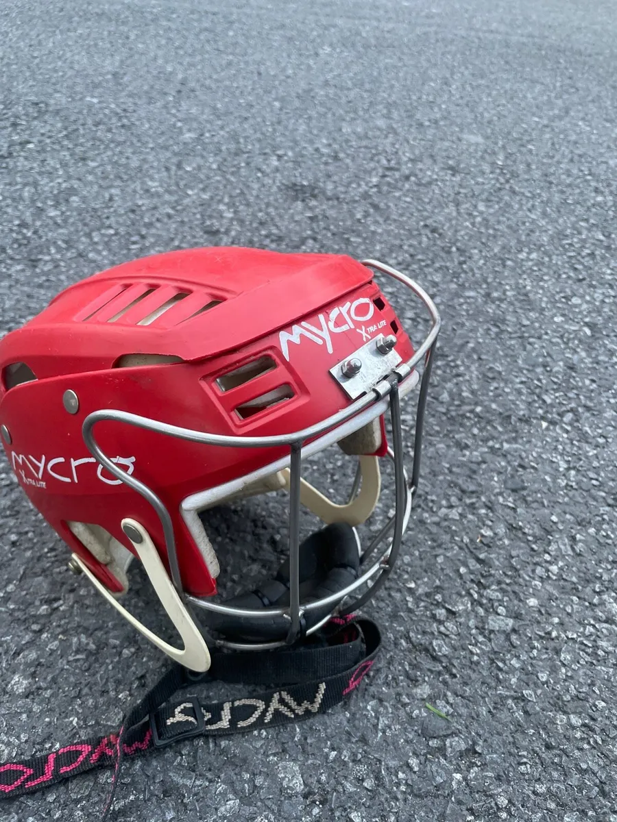 hurling helmet - Image 1
