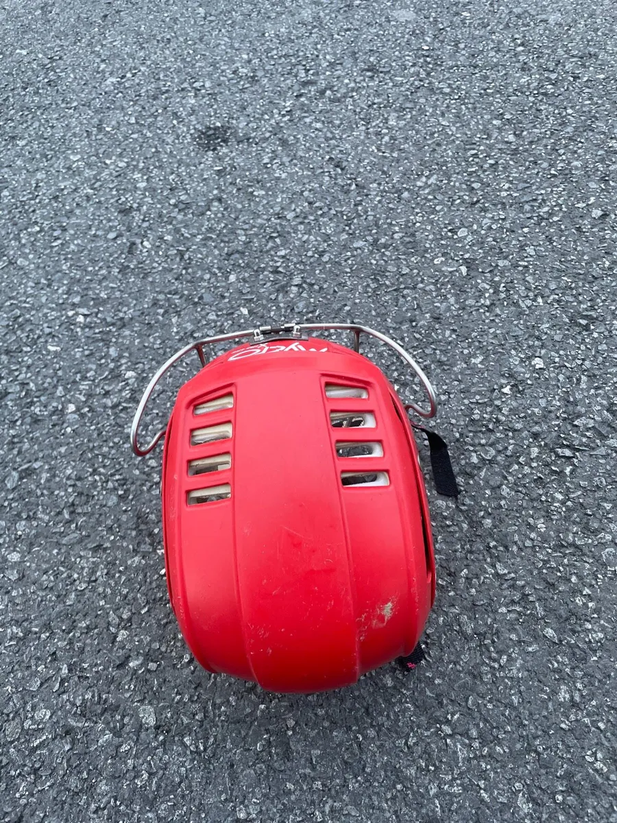 hurling helmet - Image 3