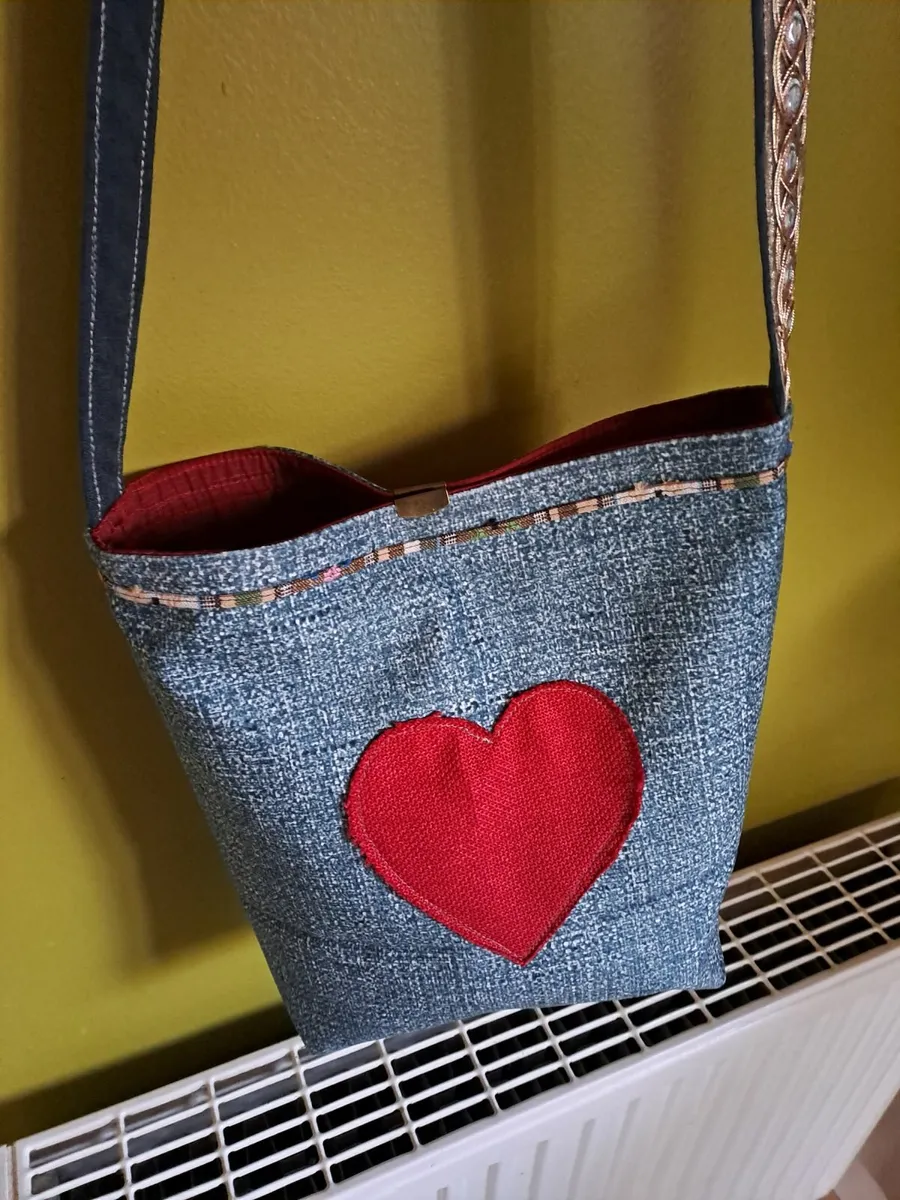 Handbag.. Electric Picnic  Themed - Image 3