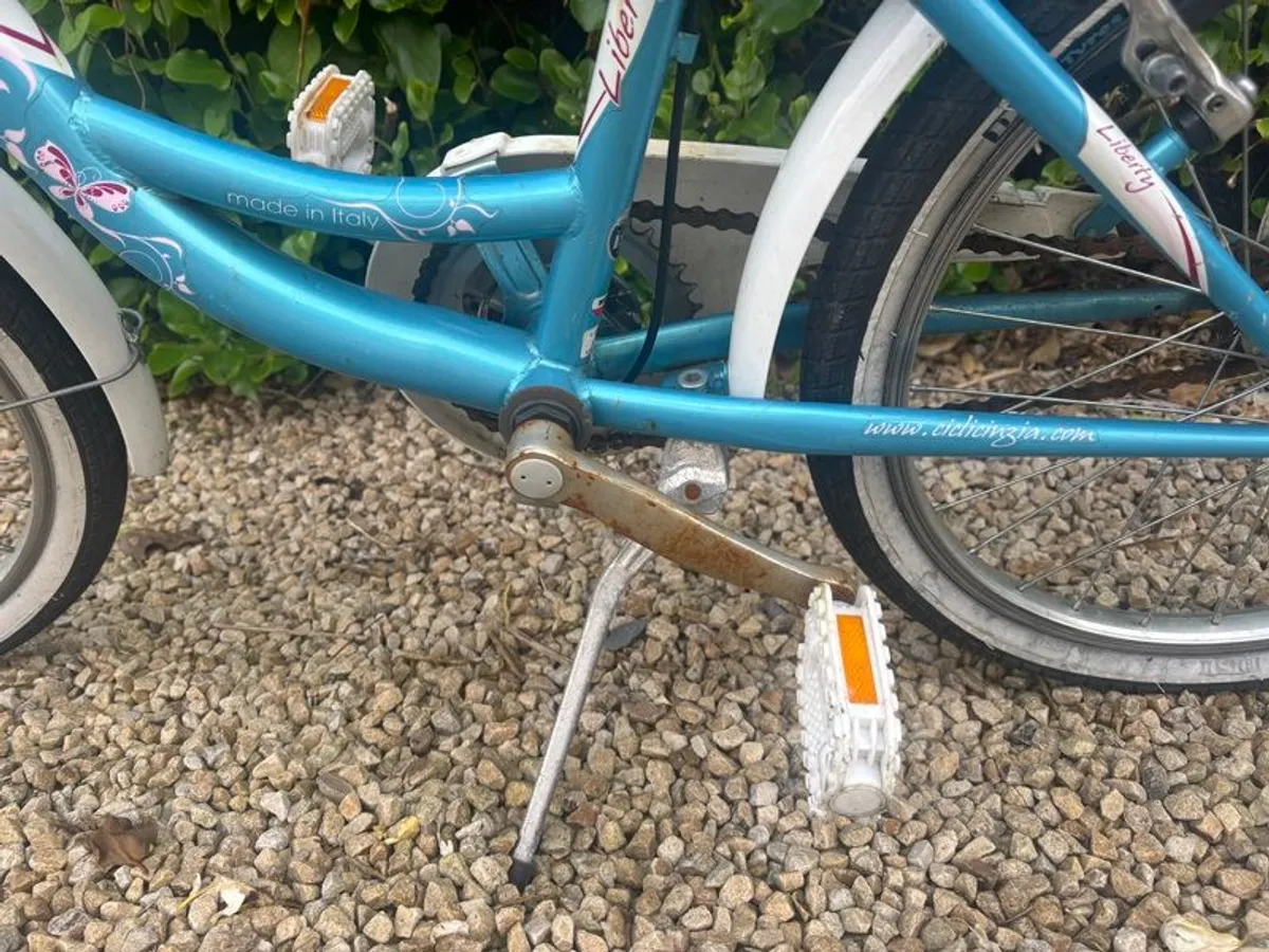 Girls Bike - Image 2