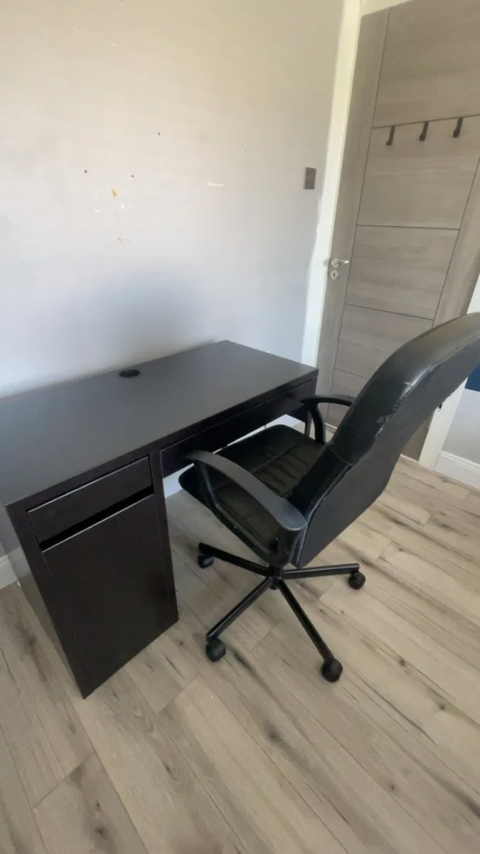 Desk and chair - Image 2