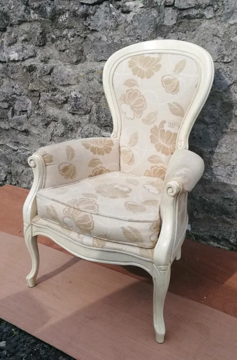 Vintage Look French style shabby chic armchair - Image 1