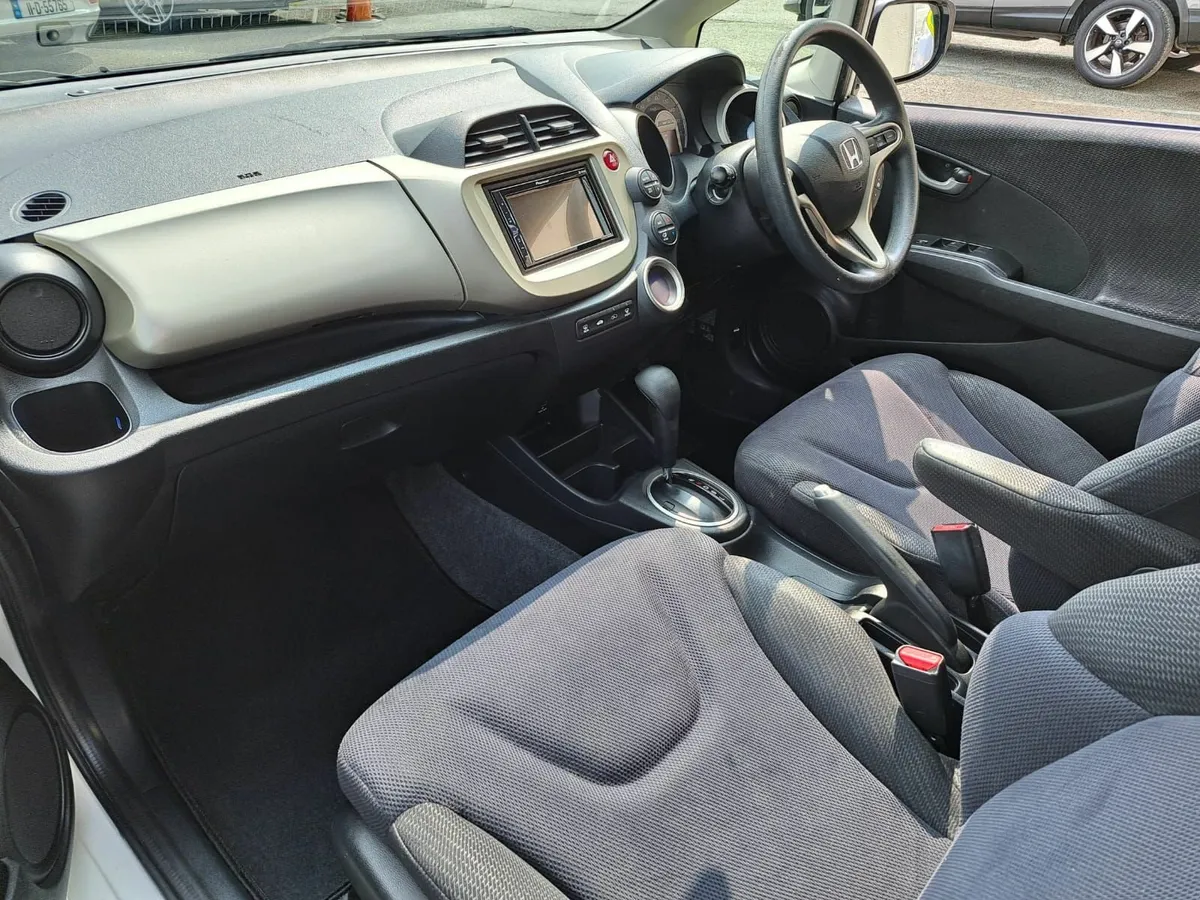 Honda Jazz  Fit 2013 1.3 Hybrid Auto New Nct 6/26 - Image 3