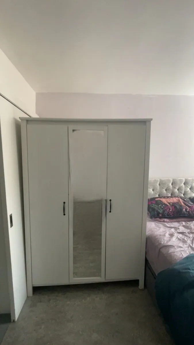 Wardrobe - Image 4