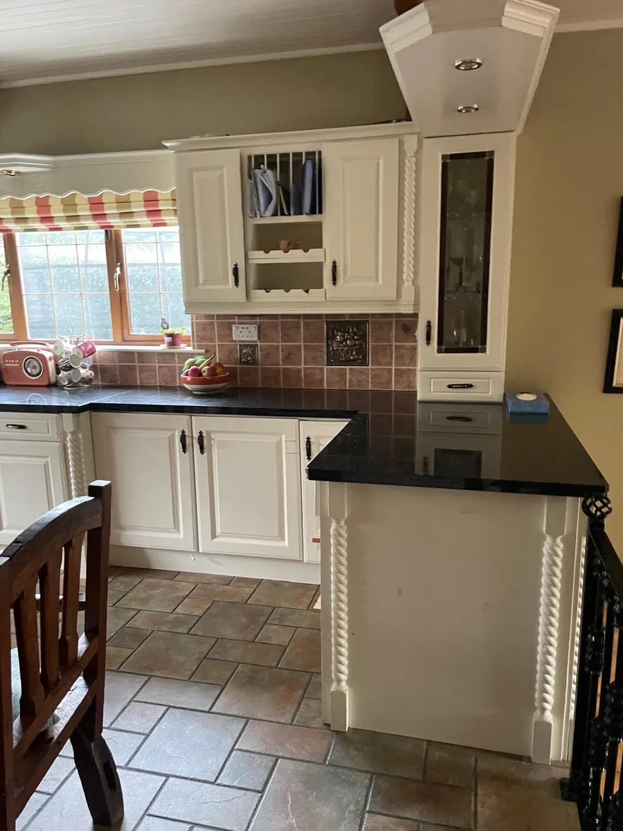 Solid oak kitchen - Image 2