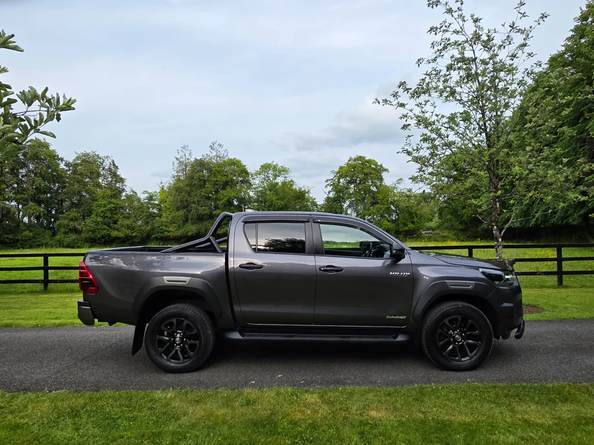2023 Toyota Hilux 2.8 INVINSIBLE X FTSH - Image 2