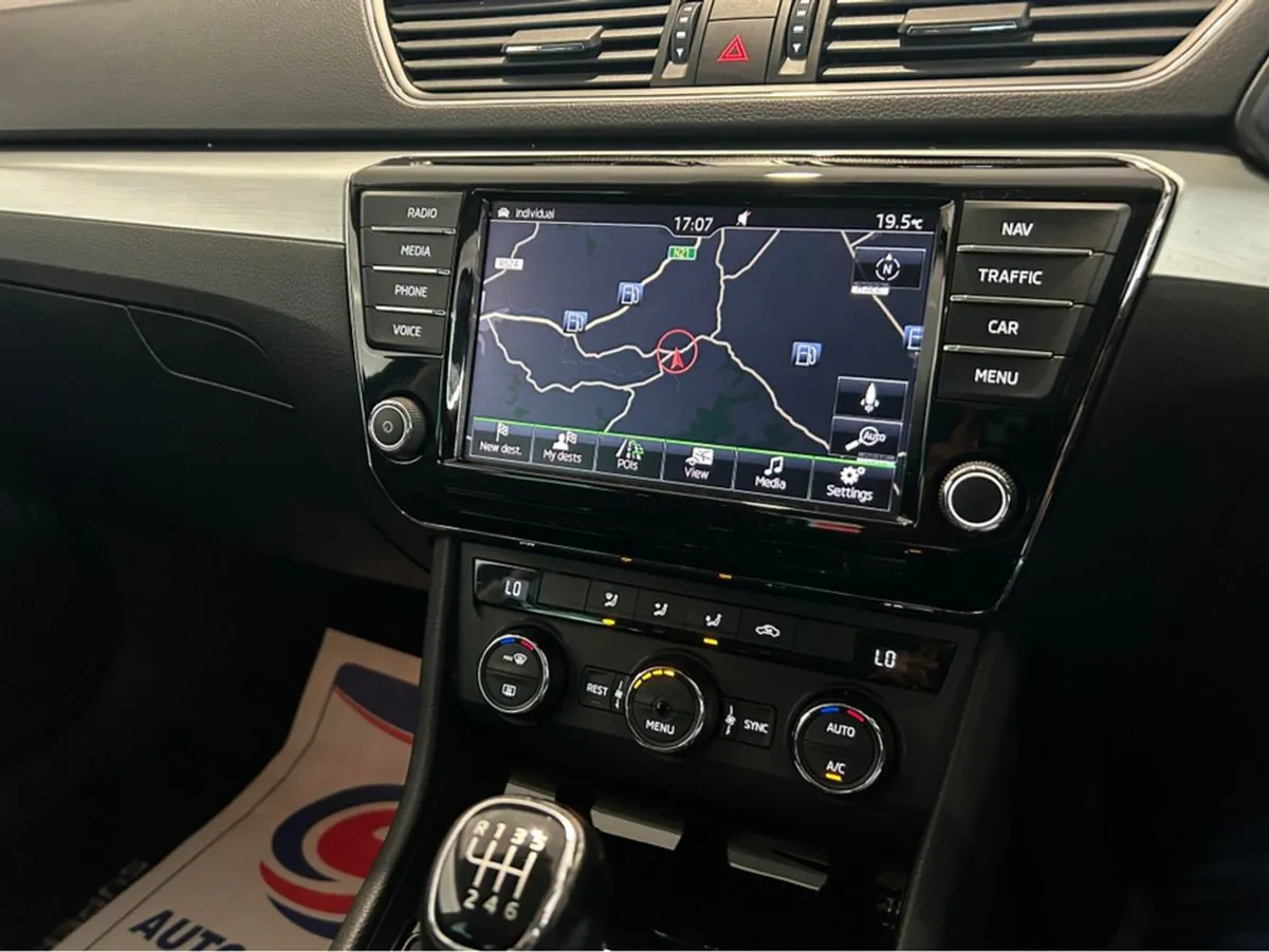 Skoda Superb 1.6 TDI SE Technology S- S-A 120PS 5 - Image 3