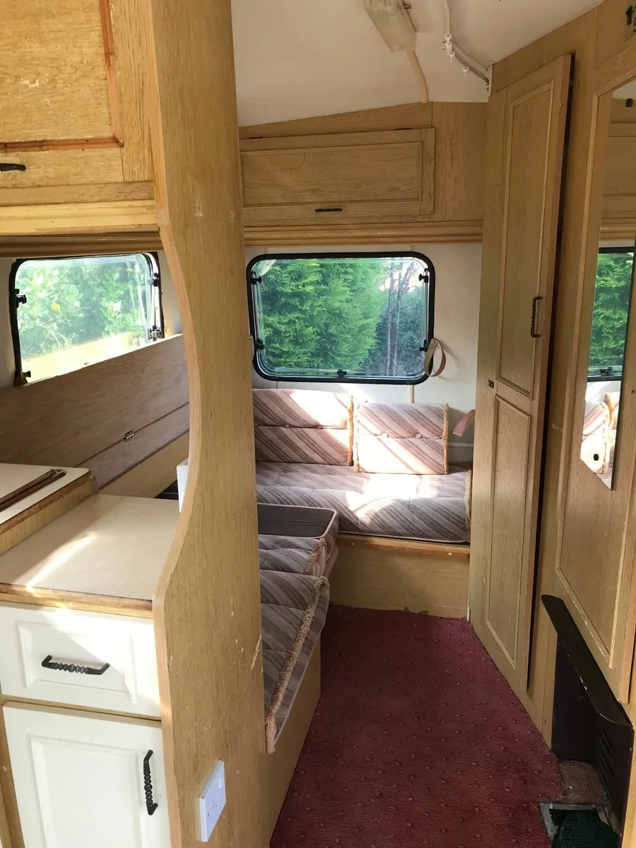 CARAVAN - Image 4