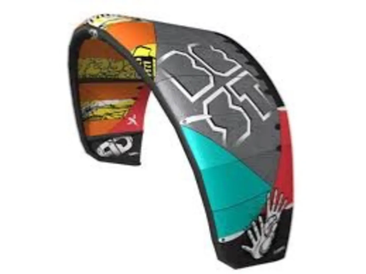 Kitesurf kites 7m and 11m - Image 3