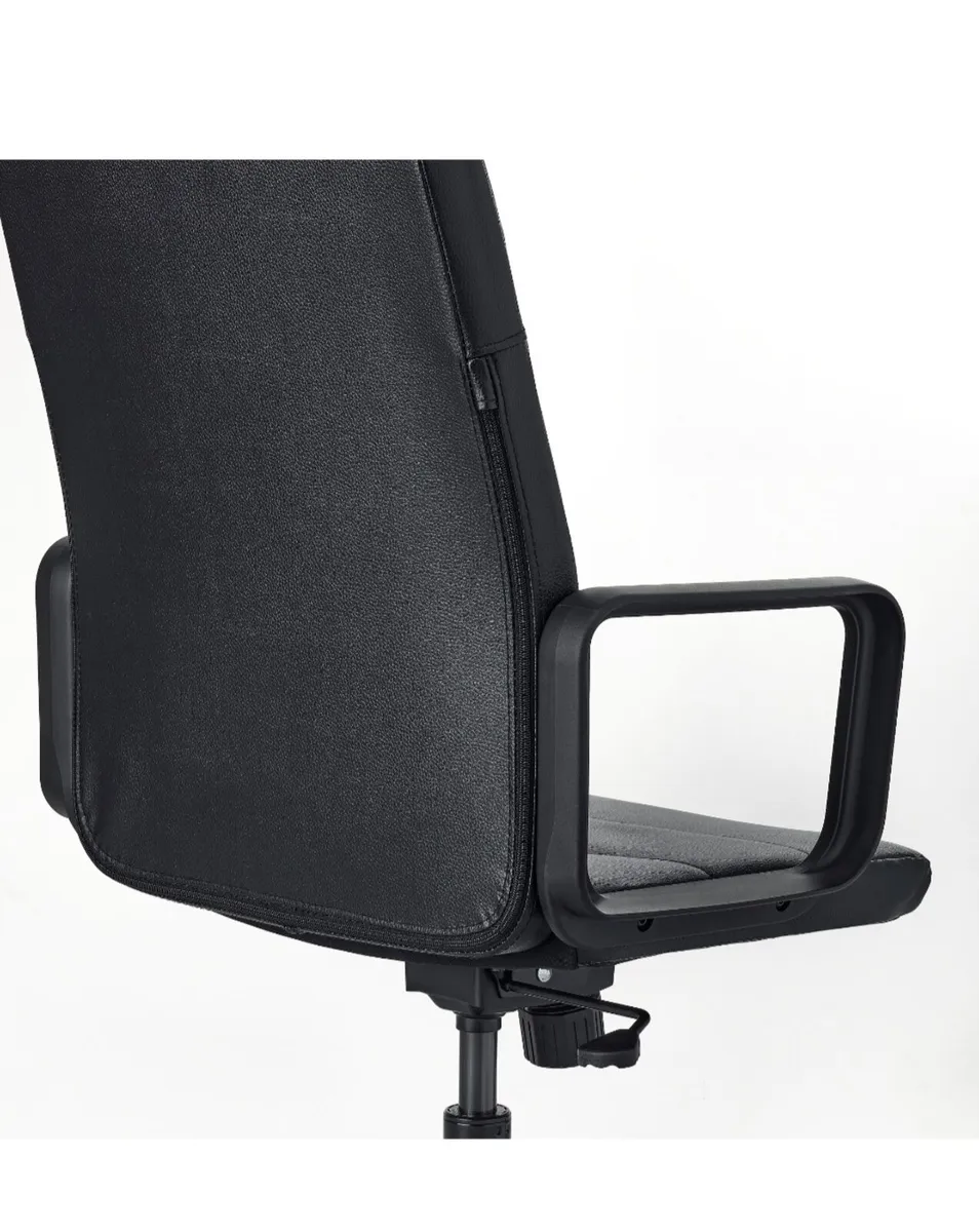 Office chair (brand new) RENBERGET - Image 3