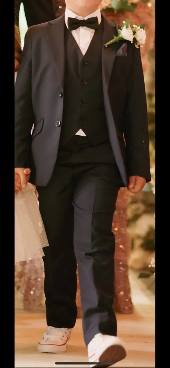 2 boys suits - Image 4