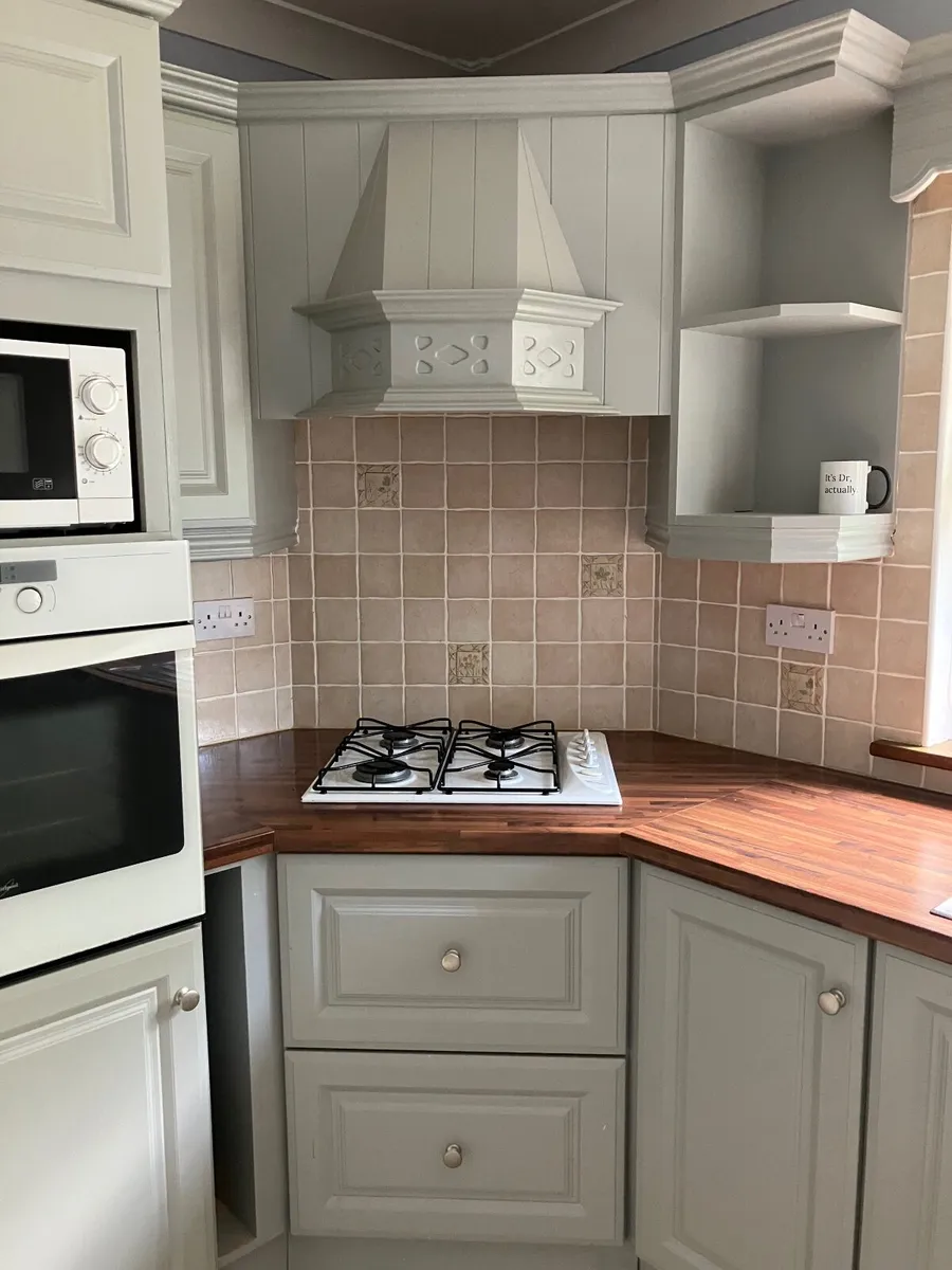 Compact kitchen - Image 4