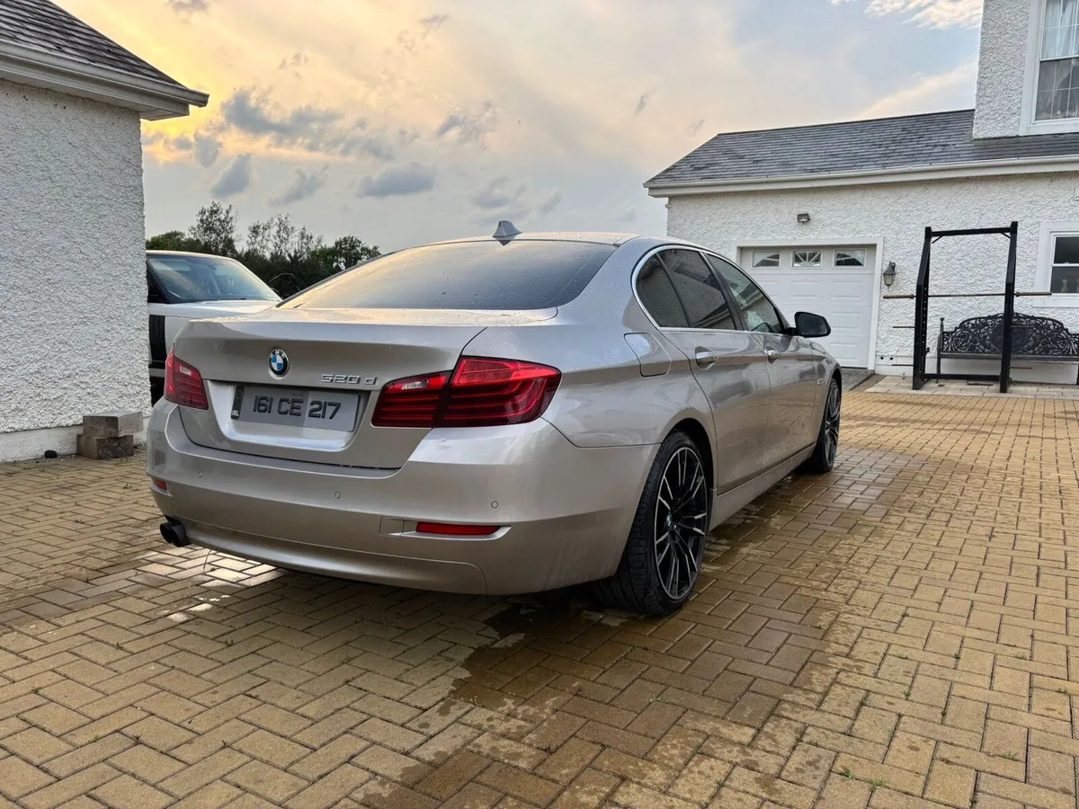 2016 bmw 520 - Image 4