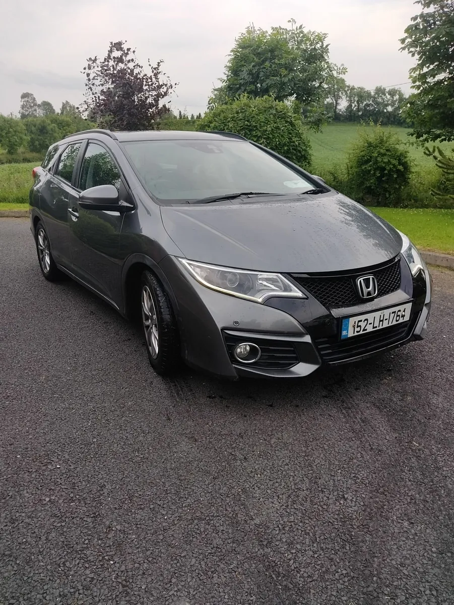 Honda Civic 2015 - Image 1