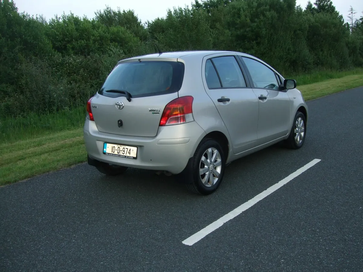 Toyota Yaris 2010 - Image 4