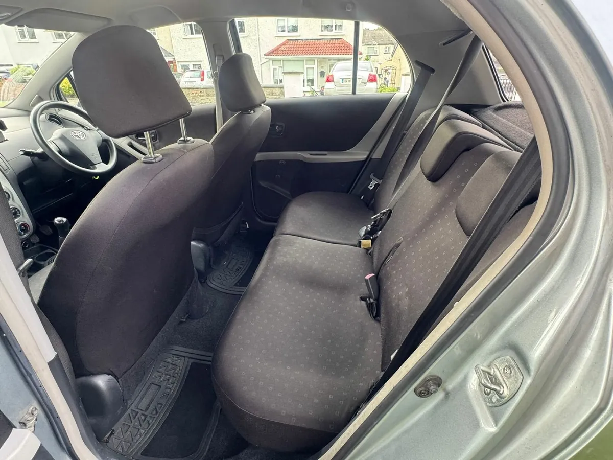 Toyota Yaris 2006 - Image 2