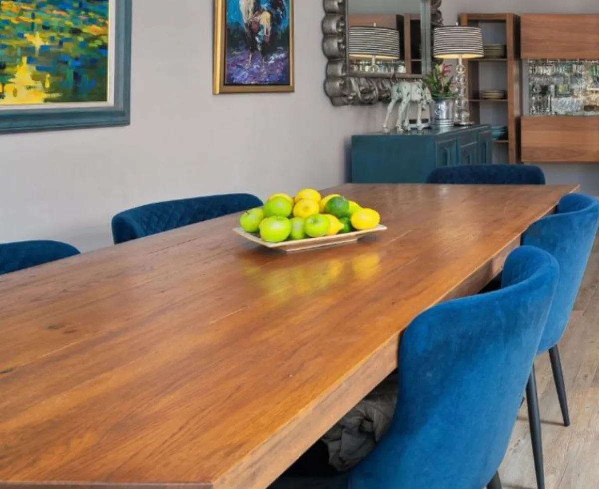 Dining table and chairs - Image 1