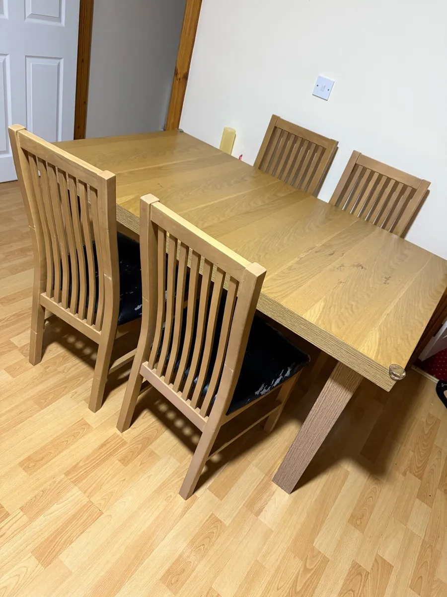 Dining table - Image 1