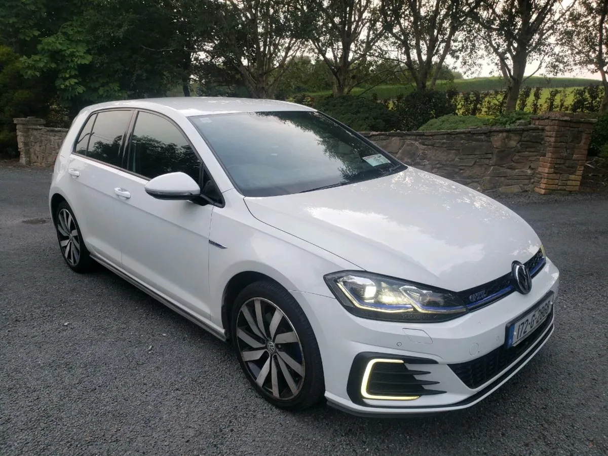 2017 Volkswagen Golf GTE 1.4 TSI - Image 2