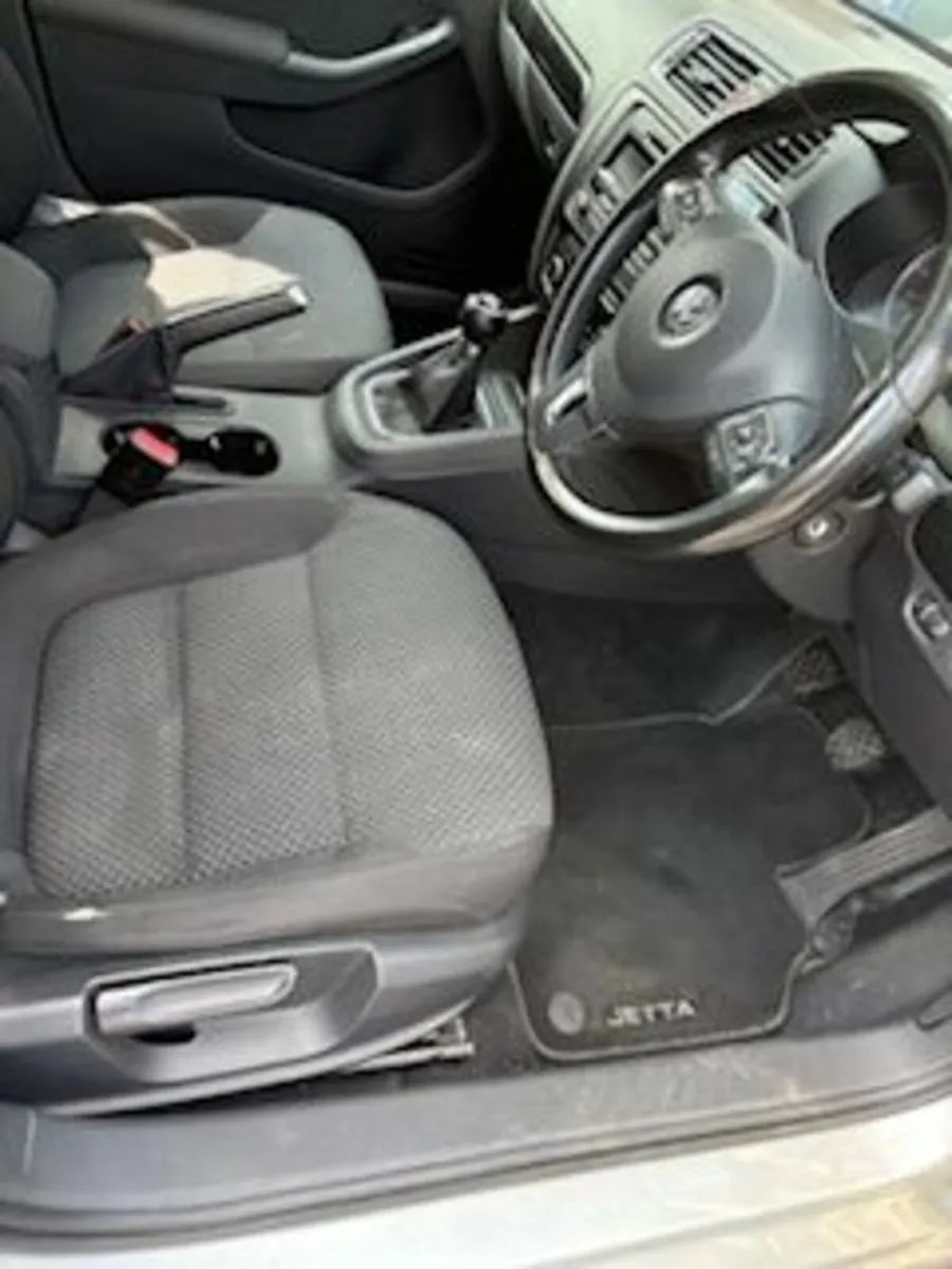 Volkswagen Jetta 2012 - Image 3