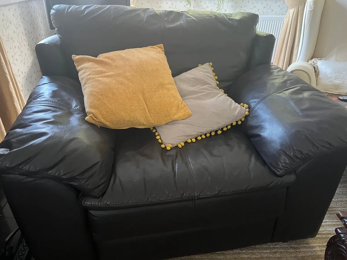 Leather couch and chair - Image 1