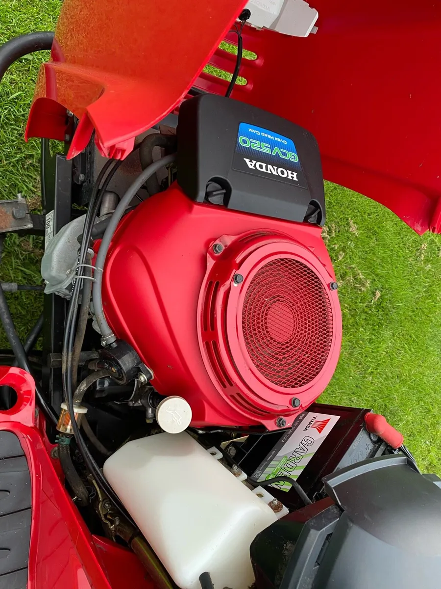 Honda ride on lawnmower - Image 3