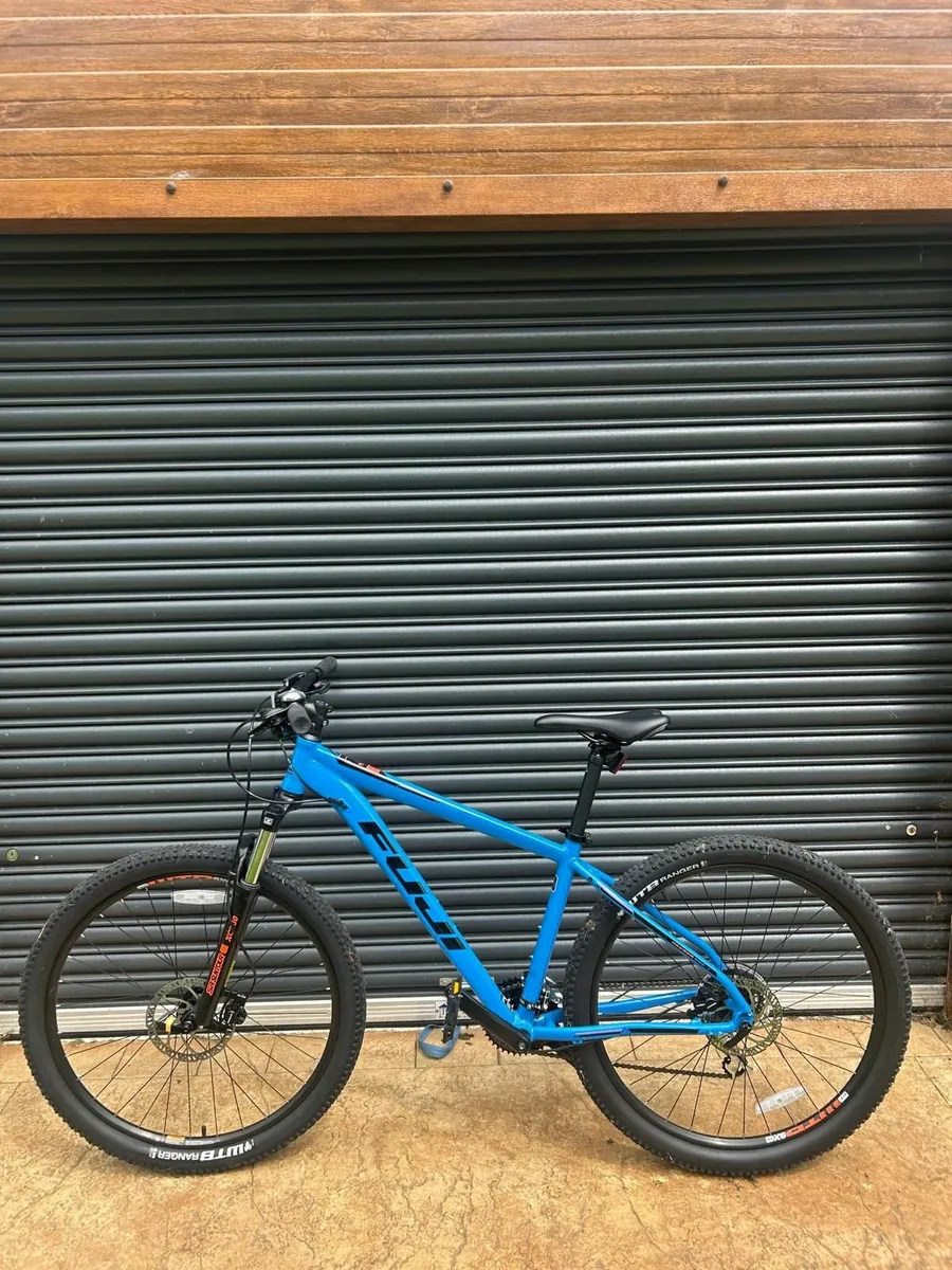 Fuji Nevada bike  27.5 - Image 1