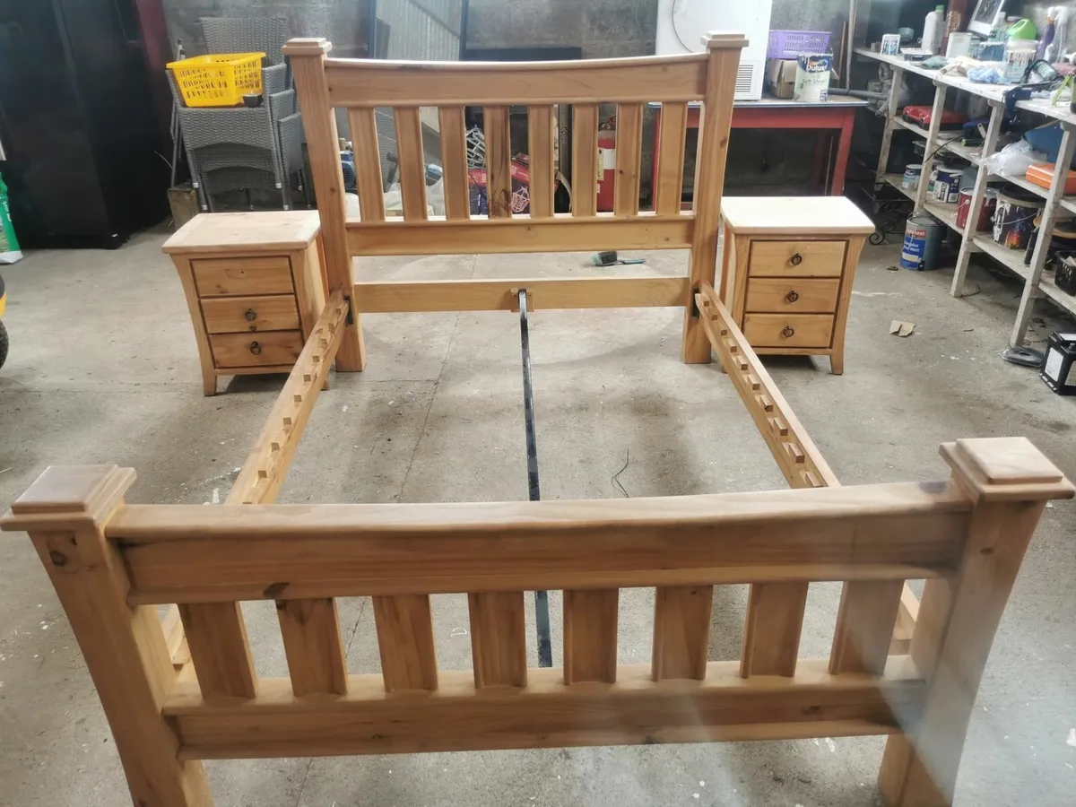 Double bed and lockers - Image 1