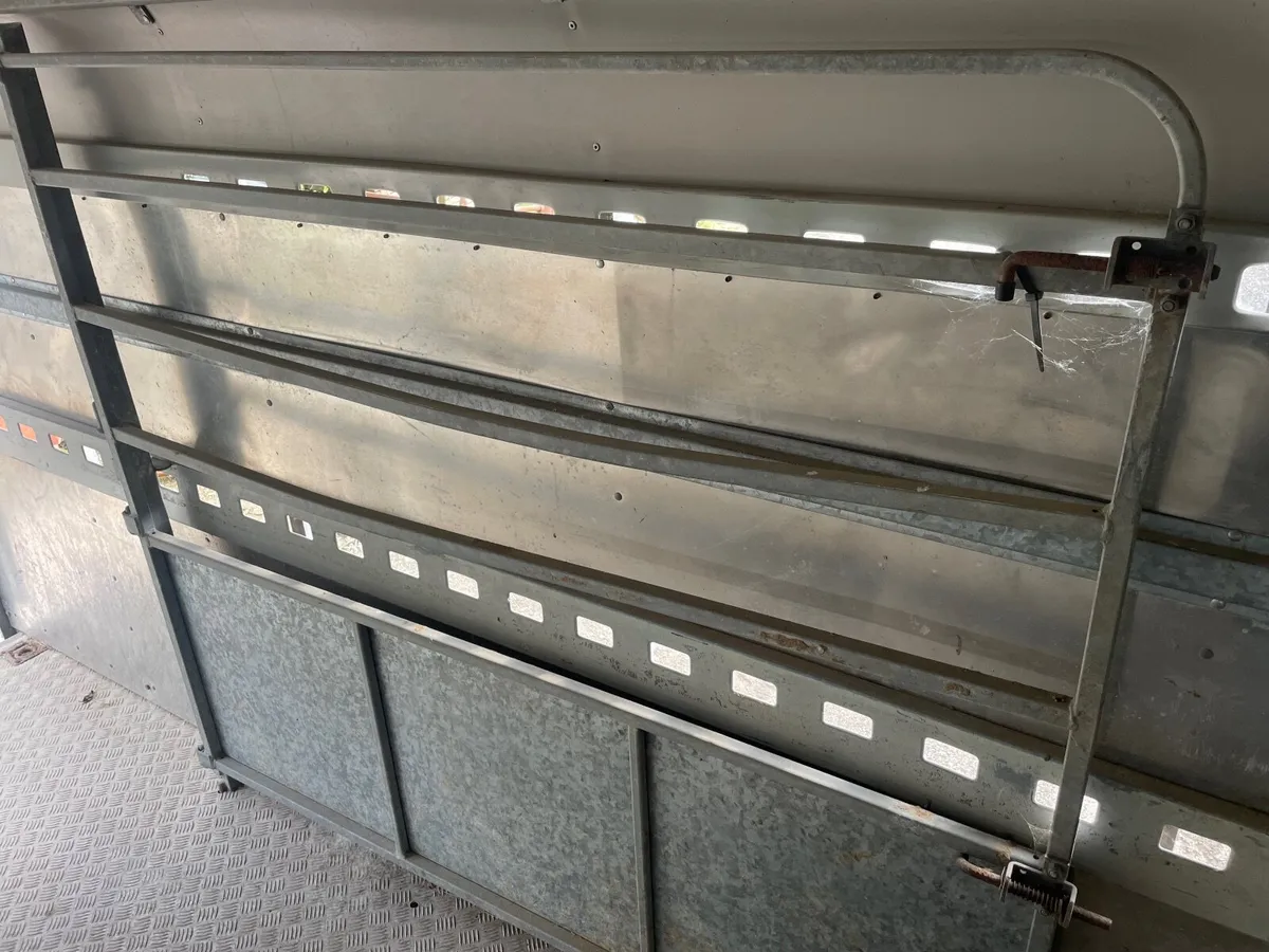 Livestock trailer - Image 4