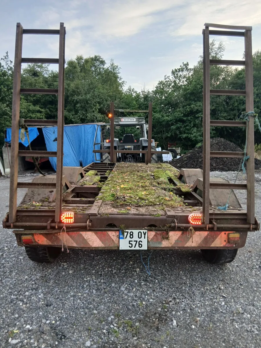 ** Low Loader ** - Image 3