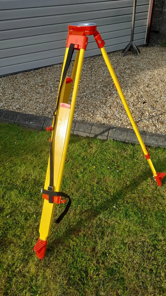 Tripod - Image 3