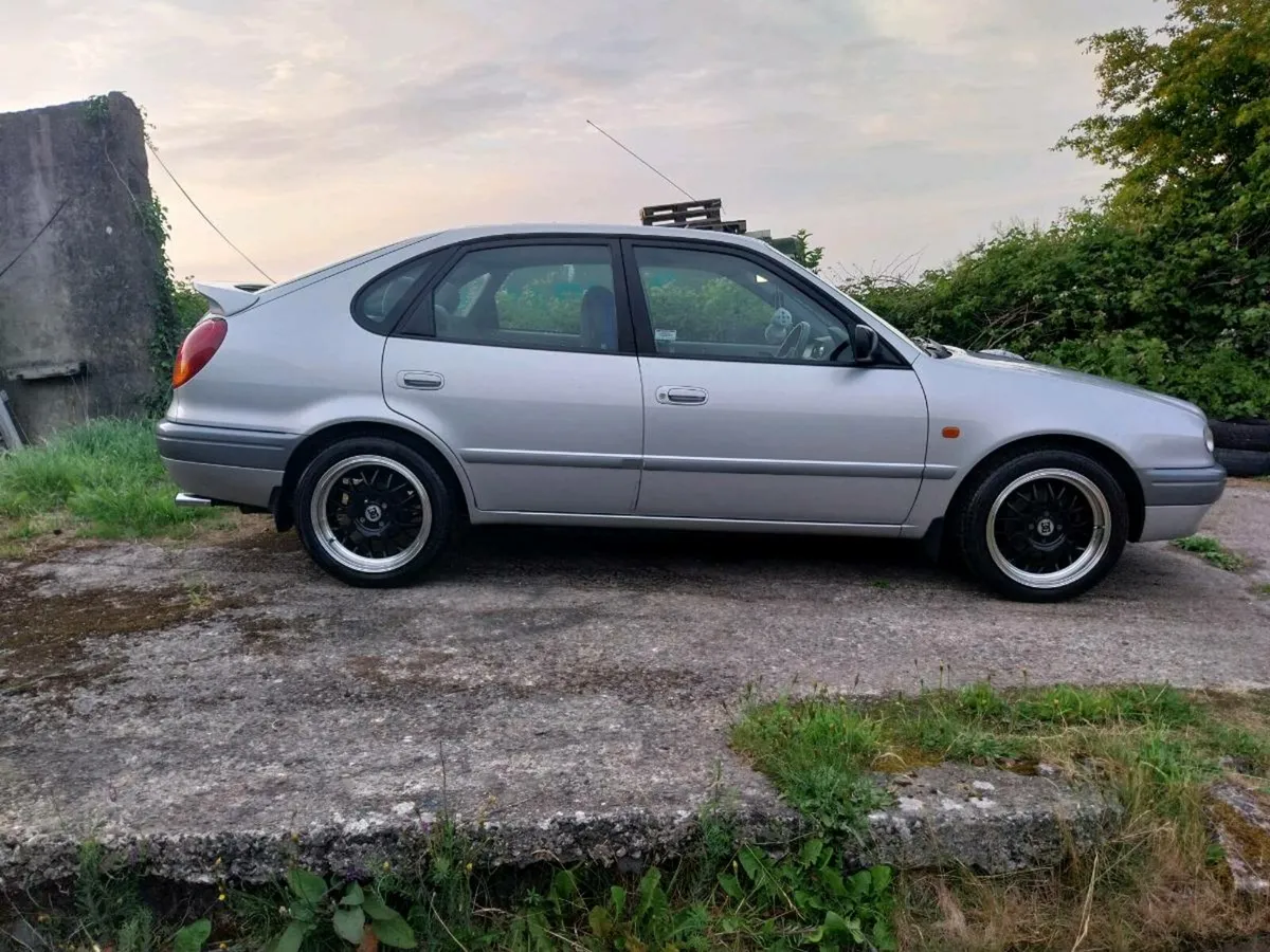 1998 toyota corolla 1.3 GS - Image 1