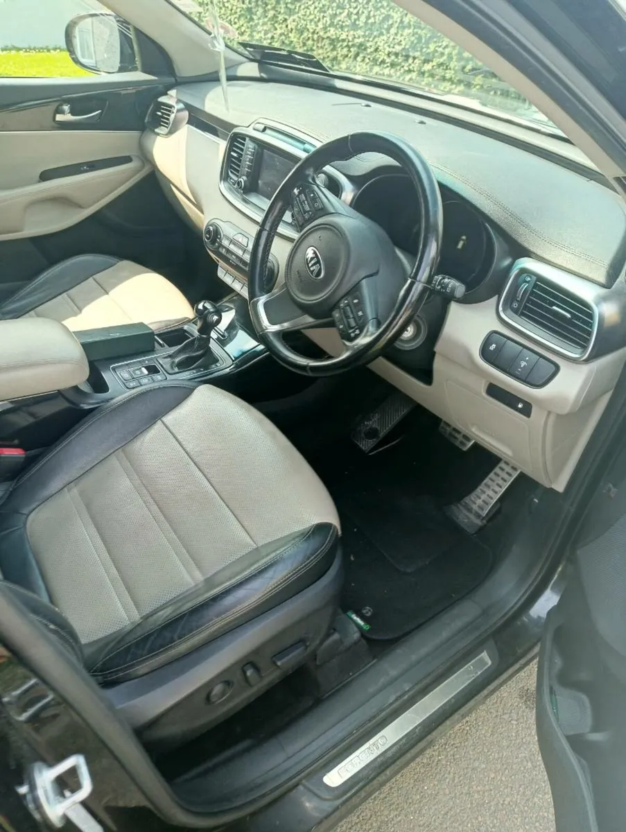 Kia Sorento - Image 2
