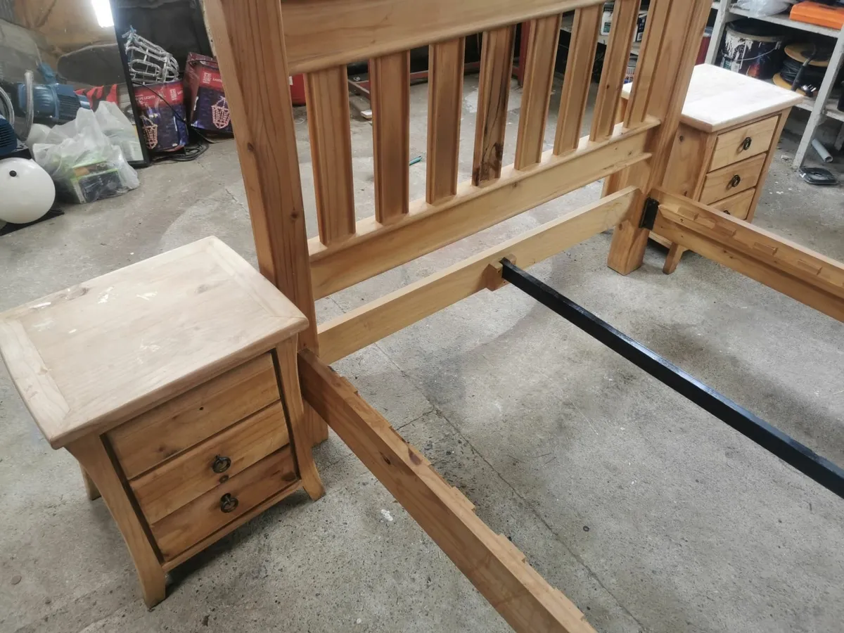 Double bed and lockers - Image 2