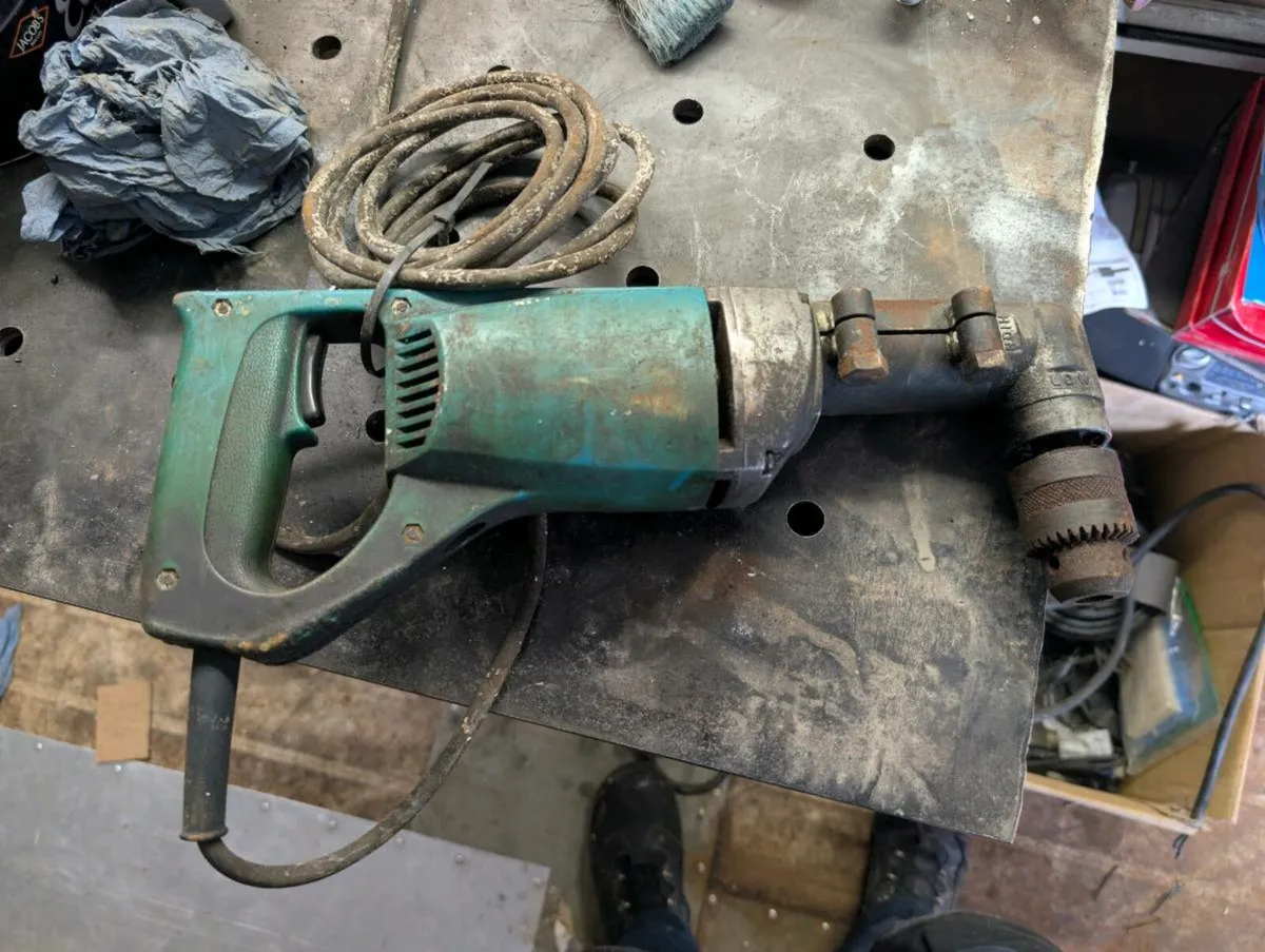 240 volt Makita Angle Drill - Image 1