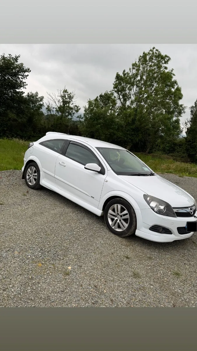 Opel Astra  SXI GTC 2008 - Image 1