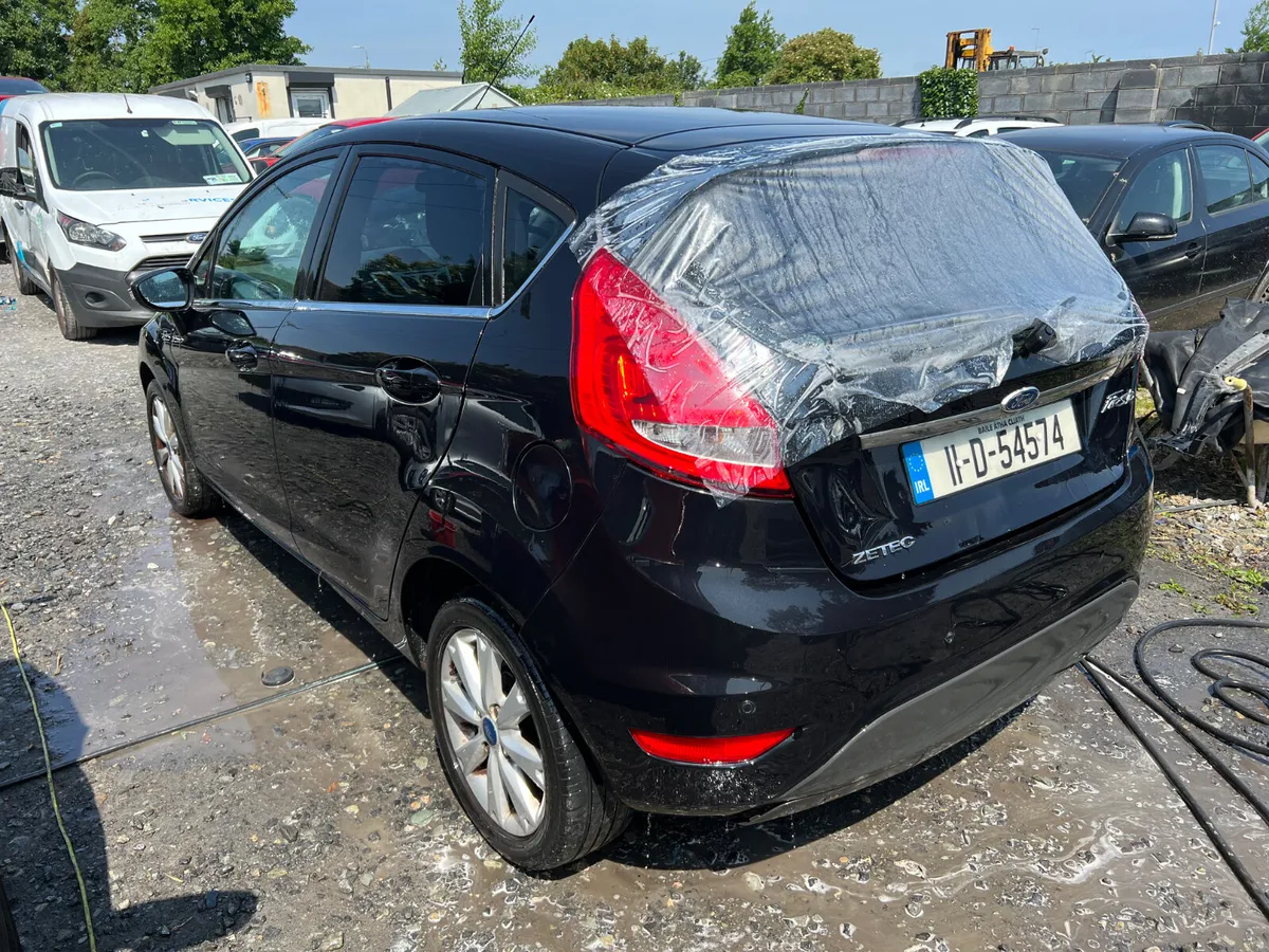 2011 Ford Fiesta 1.25 pet drive away - Image 2
