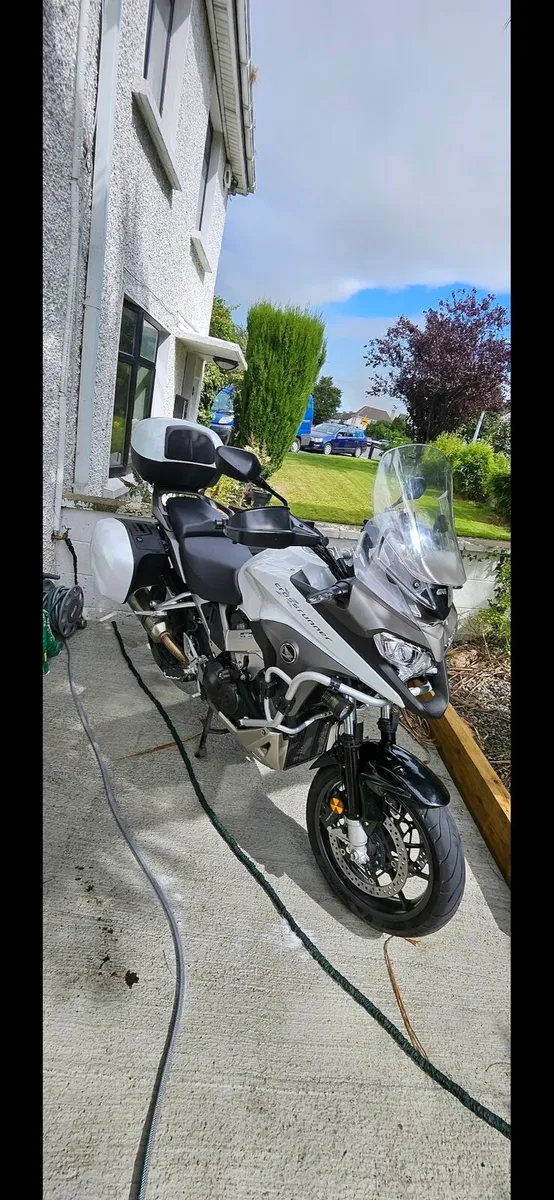 Honda VFR 800 vtech Crossrunner - Image 3