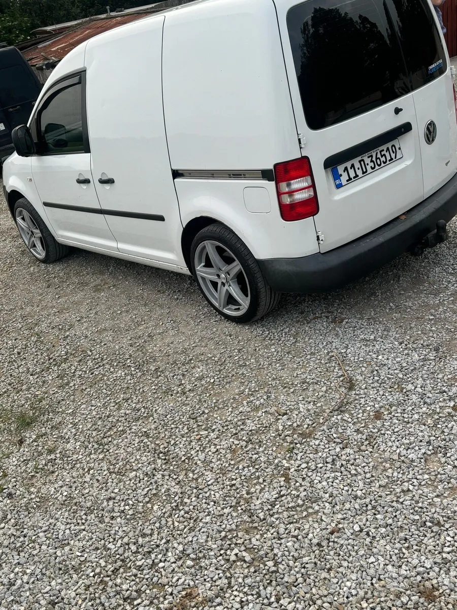 Caddy van - Image 4